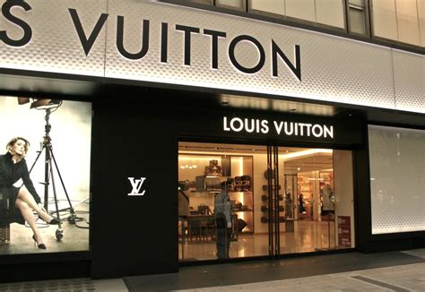 negozio di louis vuitton roma|Louis Vuitton in rome italy.